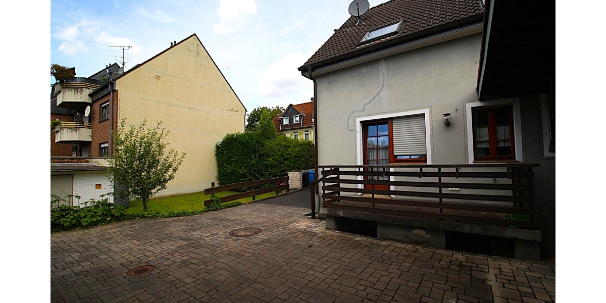 Kernsaniertes Einfamilienhaus mit (Bau)-Grundstück und großem Anbau mit vielen Nutzungsmöglichkeiten 5 zimmer