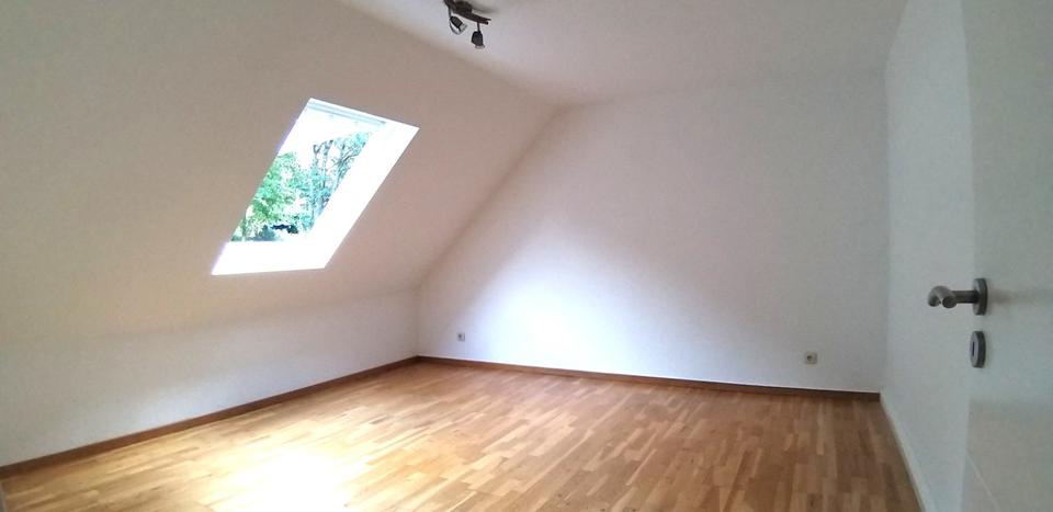 Dachgeschoßwohnung Wuppertal Gemarkung Elberfeld - 2 Zimmer, 60 m&sup2;, 575&euro; | Angebot:25753658