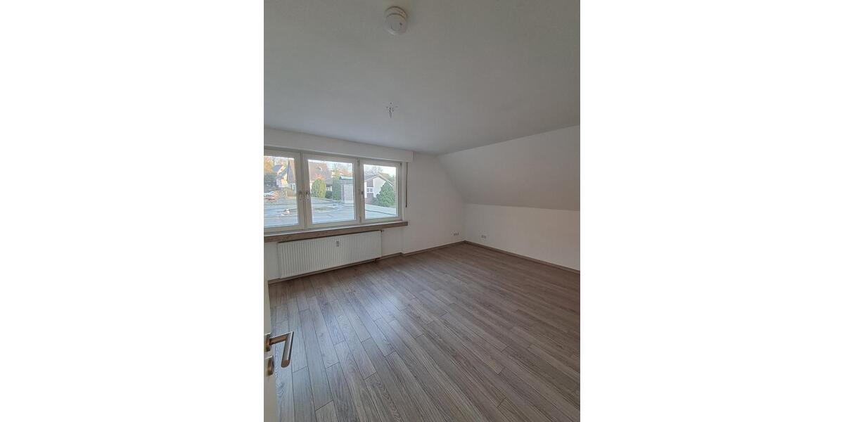 Dachgeschoßwohnung Odenthal - 3 Zimmer, 99 m&sup2;, 1.485&euro; | Angebot:25646362