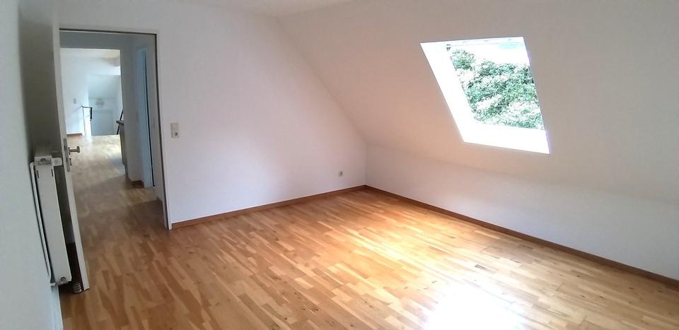 Dachgeschoßwohnung Wuppertal Gemarkung Elberfeld - 2 Zimmer, 60 m&sup2;, 575&euro; | Angebot:25753658