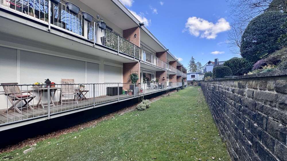 Traumhafte 3,5-Zimmer-Wohnung mit großem Balkon, herrlicher Aussicht, Garage und inkl.Einbauküche 3 zimmer