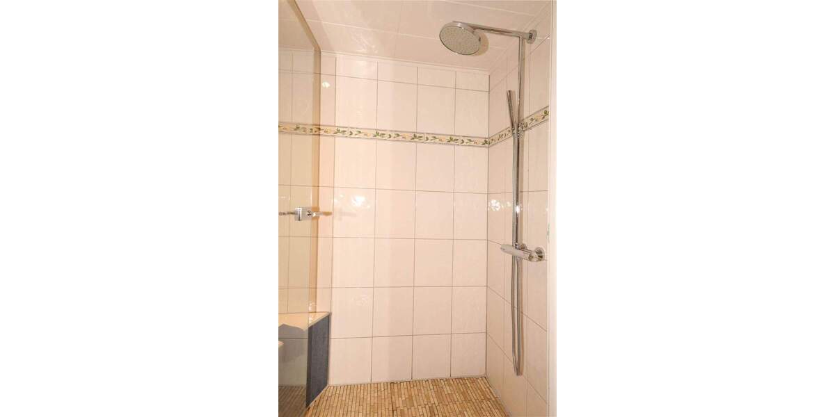 Reihenmittelhaus Düsseldorf Lierenfeld - 3 Zimmer, 130 m&sup2;, 425.000&euro; | Angebot:25631739