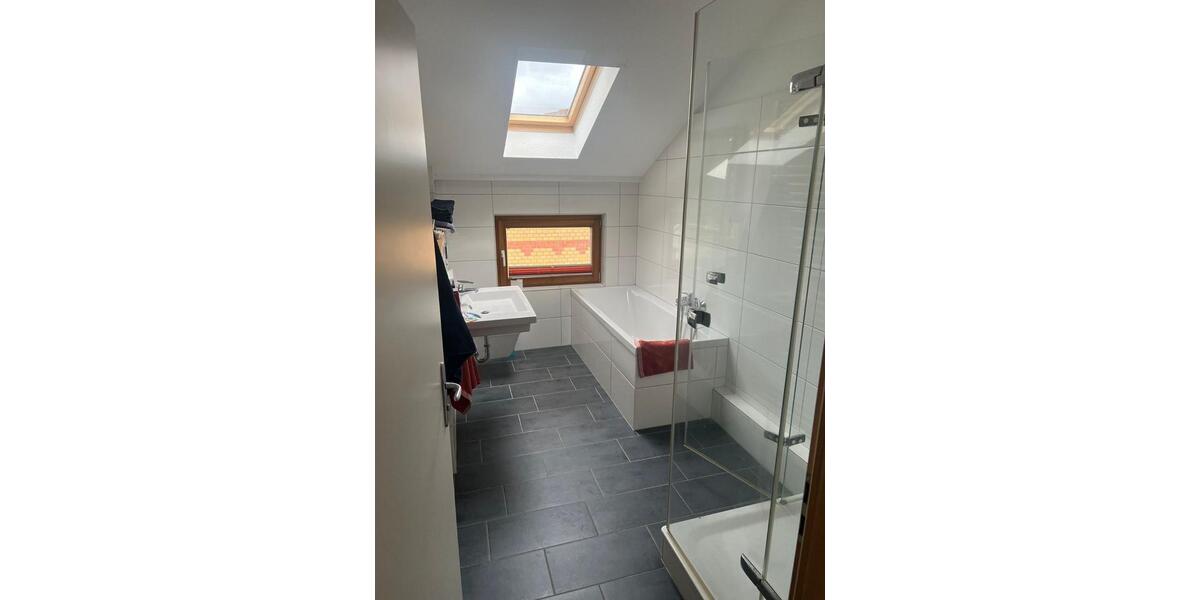 Sanierte 3 Zi., KDB, DG Wohnung in W.-Langerfeld 3 zimmer