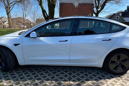 Tesla Model 3 48.400 km 26.500 &euro; Kürten 51515