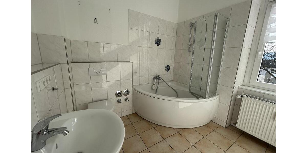 Wohnen am Nordpark. Schöne 2-Zi.-Wohnung mit Küche, Diele, Wannenbad mit Fenster & Sonnen Balkon. 2 zimmer