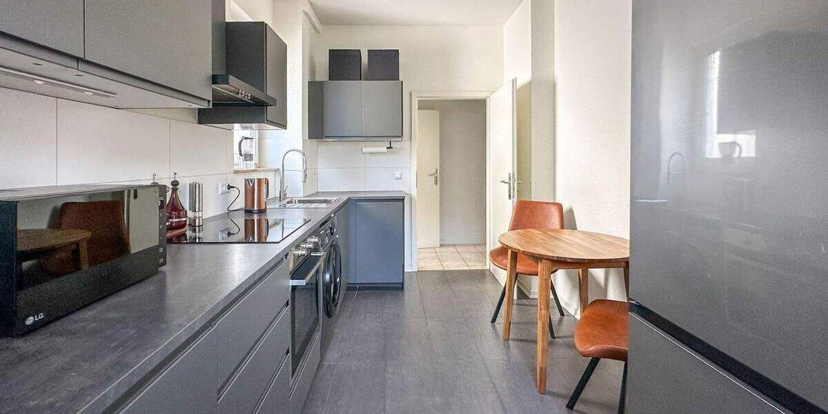 Etagenwohnung Düsseldorf Grafenberg - 3 Zimmer, 100 m&sup2;, 1.300&euro; | Angebot:25820119