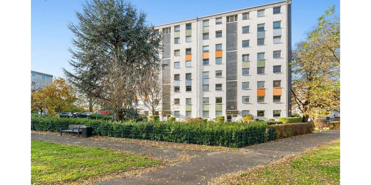 2 Wohnungen zusammengelegt 128 qm+ Balkon+ TG Stellplatz+EG 4 zimmer