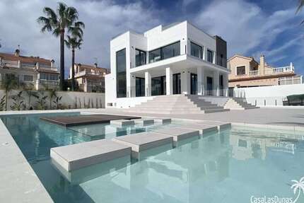 Haus zum Kaufen in Torrevieja 1.595.000 € 407 m²