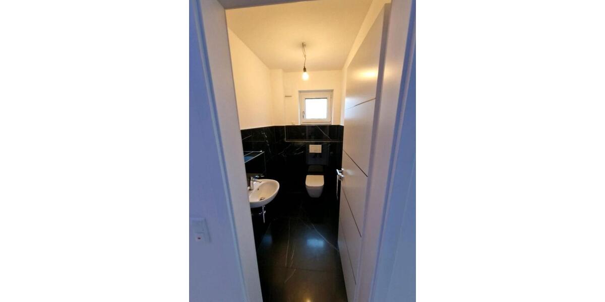 Einfamilienhaus Bergisch Gladbach Gronau - 4 Zimmer, 135 m&sup2;, 2.200&euro; | Angebot:26248135