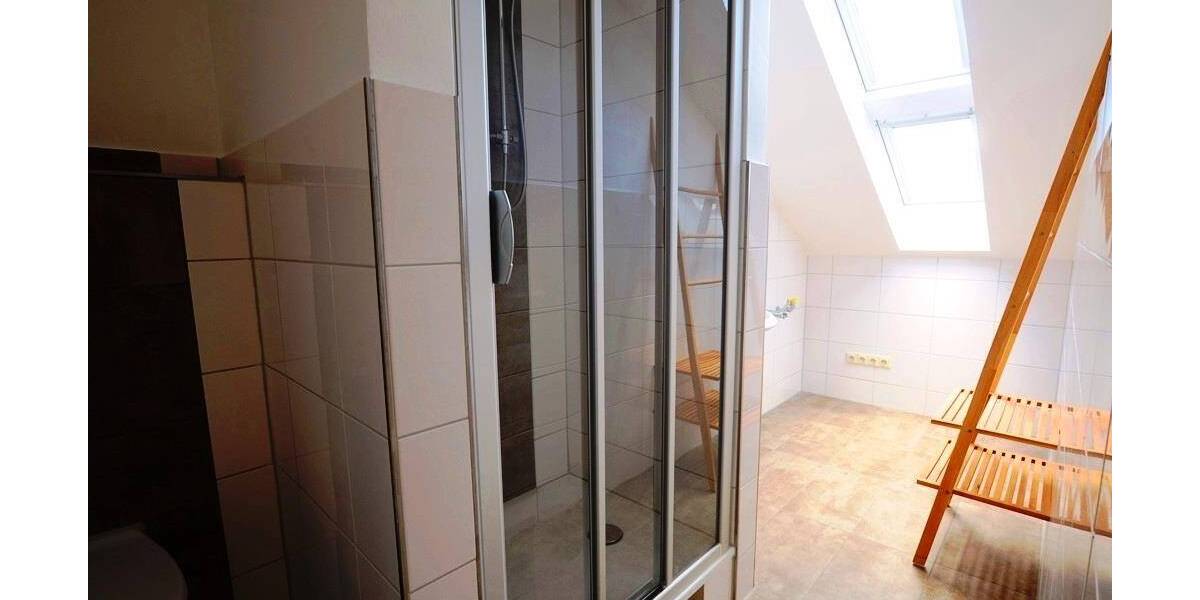 Exklusives Einfamilienhaus mit 2 Einliegerwohnungen* hochwertige Ausstattung * großzügige Raumaufteilung * Wellnessbe... 8 zimmer