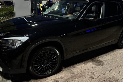 BMW X1 205.000 km 9.999 € Düsseldorf 40213