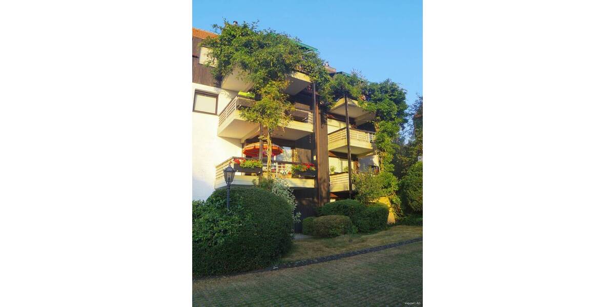 Schöne kleine Tiefpaterren-Wohnung mit Terasse und kleinem Gartenanteil in Bestlage - Klosterviertel 2 zimmer