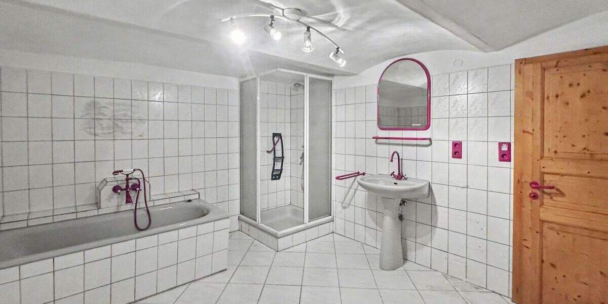 Kleines Haus, große Möglichkeiten - Doppelhaushälfte (ETW) mit Hof & Garten in Wülfrath 3 zimmer