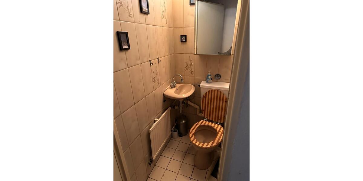 Bis Nov 26 - Einfamilienhau, Garage& Garten in Frankfurt Harheim 5 zimmer