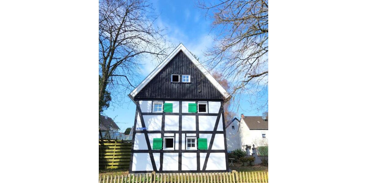 Einfamilienhaus Bergisch Gladbach Paffrath - 4 Zimmer, 155 m&sup2;, 2.350&euro; | Angebot:25715770