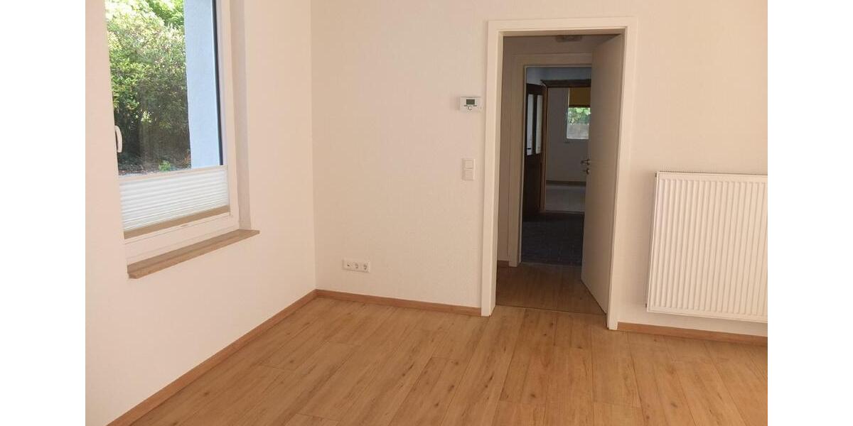 Wunderbar individuelle und angenehme Büro-Servicefläche in Solingen-Wald! zimmer