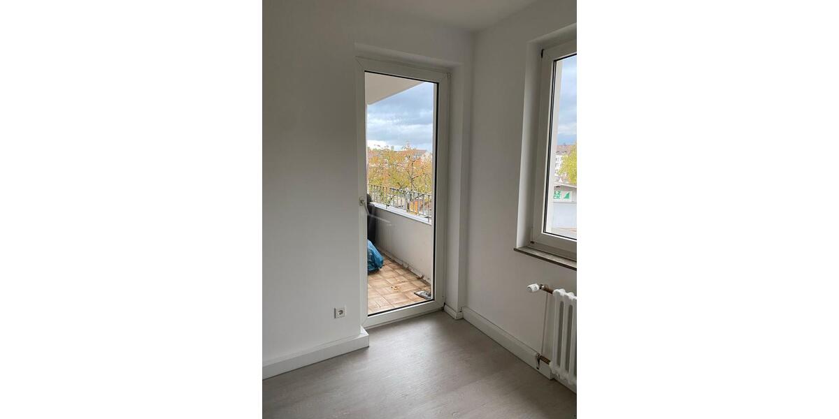 2 Zimmer Wohnung mit Balkon neu Renoviert 2 zimmer