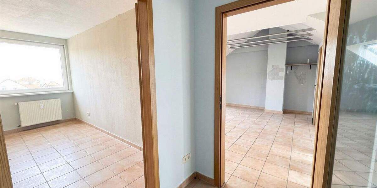 Etagenwohnung Wuppertal Langerfeld - 5 Zimmer, 132 m&sup2;, 289.000&euro; | Angebot:25696386