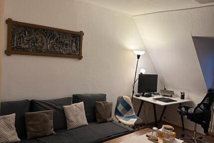 Helle 2-Zimmer-Wohnung mit separater Küche in Düsseldorf-Lörick