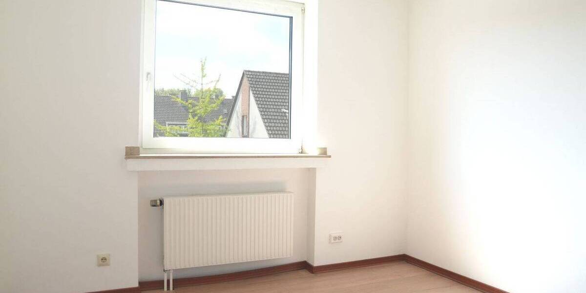 Etagenwohnung Düsseldorf Urdenbach - 3 Zimmer, 85 m&sup2;, 1.250&euro; | Angebot:26451783