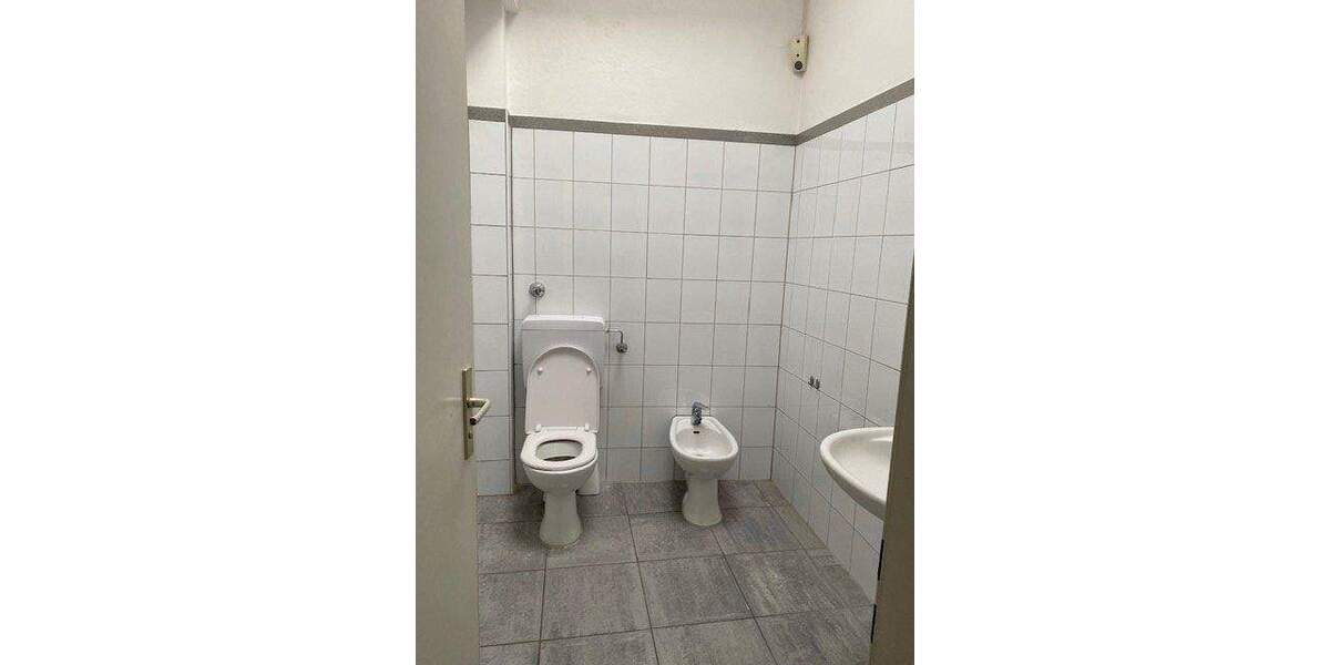 Gewerbeobjekt Düsseldorf Pempelfort - 3 Zimmer, 2.200&euro; | Angebot:26886909