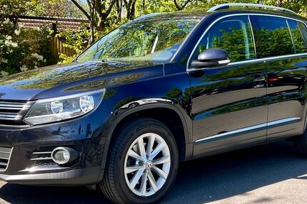 VW Tiguan 99.483 km 13.300 &euro; Solingen 42653