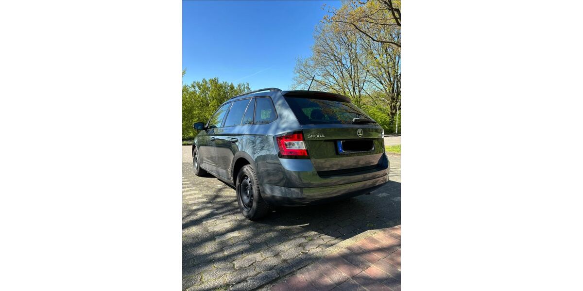 Skoda Fabia 94.697 km 10.900 &euro; Solingen 42653