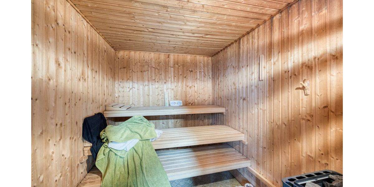 Großes Haus mit Pool in grüner Lage sucht neue Eigentümer - Einfamilienhaus Wermelskirchen / Dhünn Dhünn | Angebot:26949322