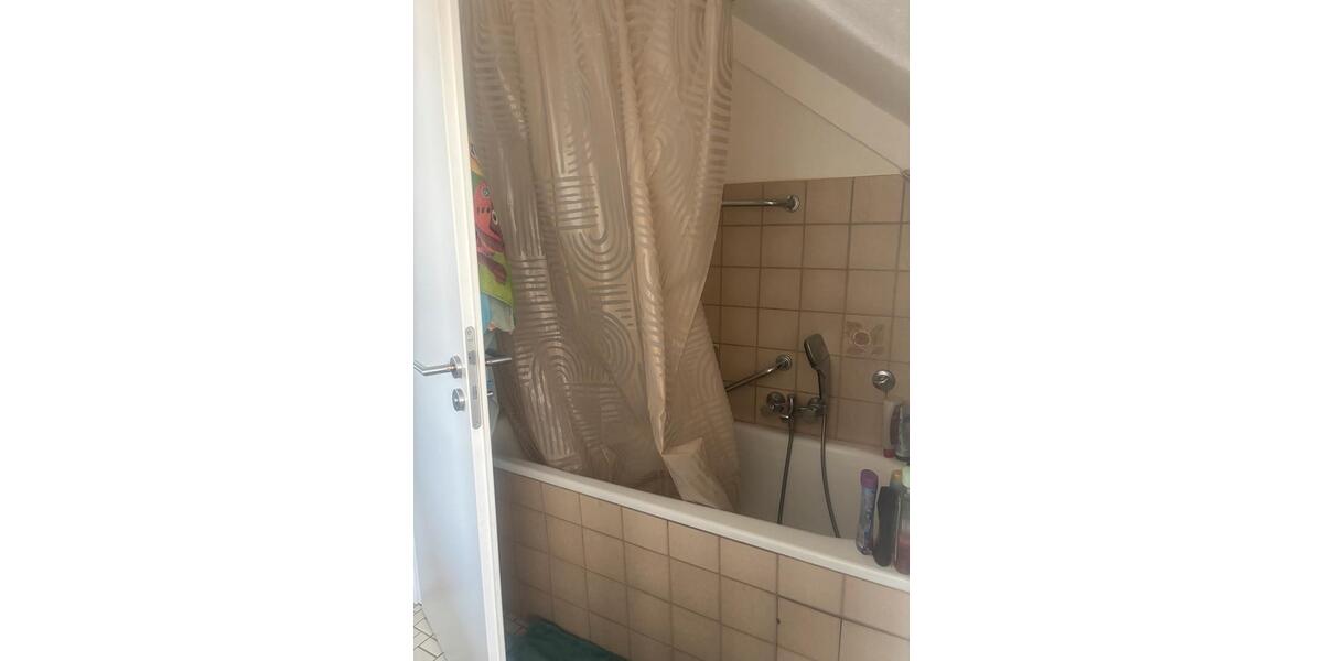 Dachgeschoßwohnung Bergisch Gladbach Gronau - 3 Zimmer, 63 m&sup2;, 850&euro; | Angebot:26271488
