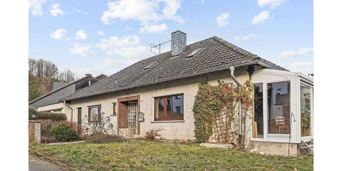 Haus zum Kaufen in Schalksmühle 325.000 € 181.88 m² 6 zimmer