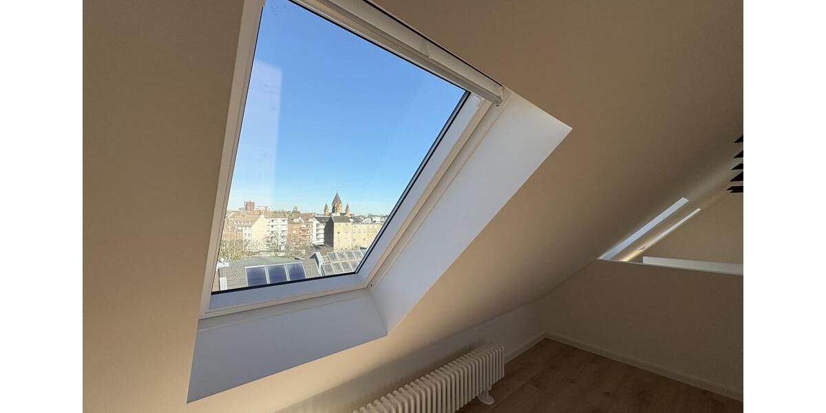 Dachgeschoßwohnung Düsseldorf Pempelfort - 3 Zimmer, 85 m&sup2;, 1.715&euro; | Angebot:25718773