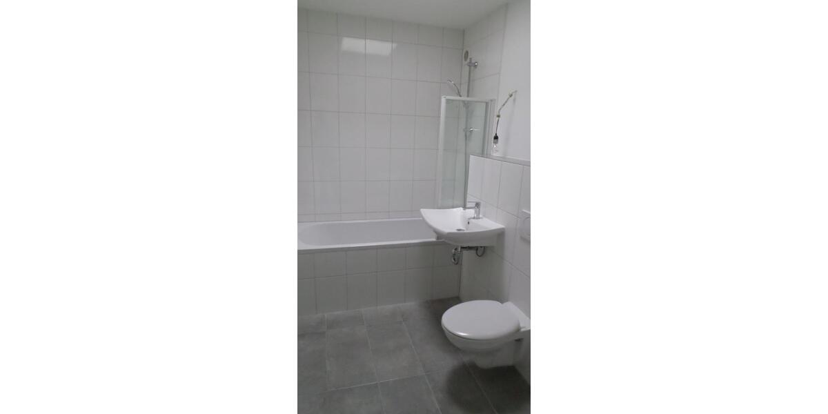 3 Zimmer 75 qm DG Wohnung mit 30 qm Dachterrasse KERNSANIERT 3 zimmer