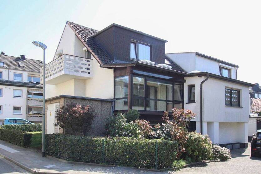 Großes Einfamilienhaus für Mehrgenerationen in schöner Lage von EssenBurgaltendorf