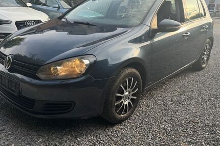 VW Golf 208.000 km 2.890 &euro; Schwelm 58332