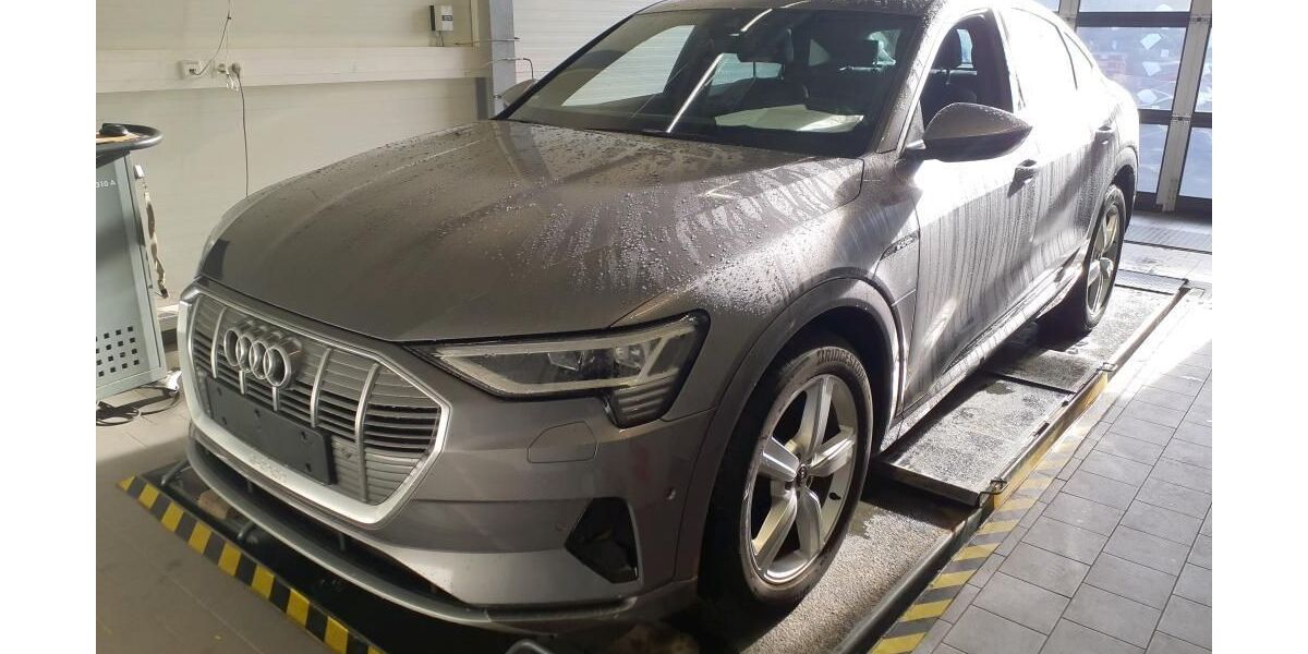 Audi e-tron 27.283 km 29.319 &euro; Hagen 58091