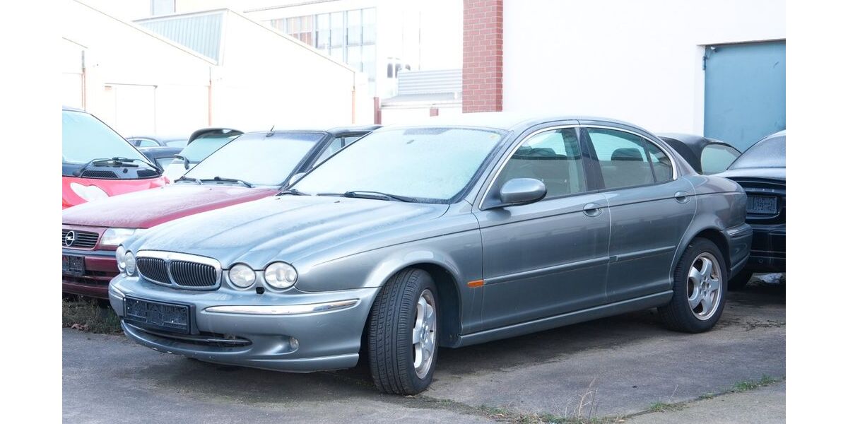 Jaguar X-Type 185.000 km 2.800 &euro; Düsseldorf 40547