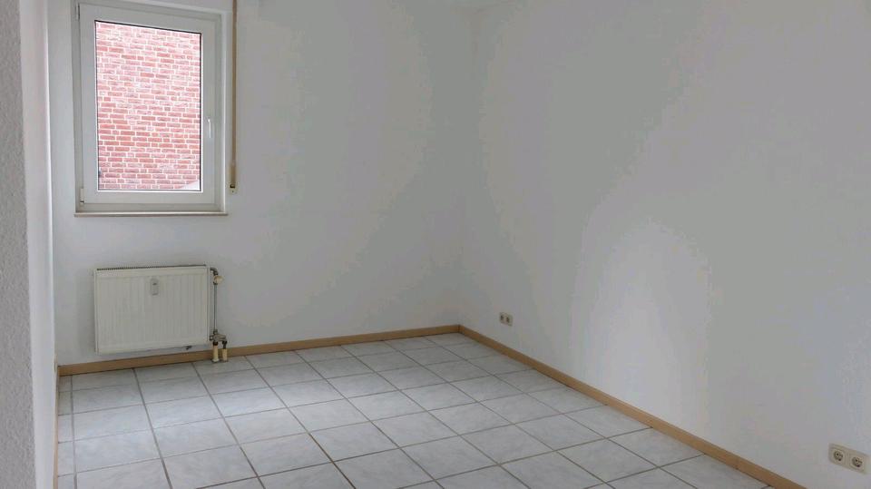Erdgeschoßwohnung Langenfeld (Rheinland) - 2 Zimmer, 63 m&sup2;, 620&euro; | Angebot:26446345