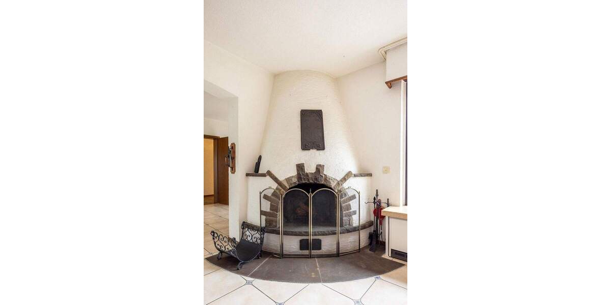 Winkelbungalow mit Einlieger, Doppelgarage, Photovoltaik und schönem Garten 6 zimmer