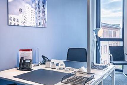 Flexibler, vollausgestatteter Büroraum S – 247 Zugriff, modernes Businesscenter zimmer