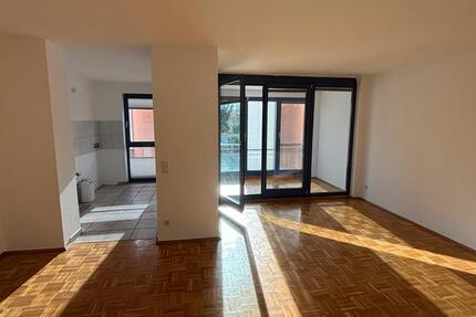 2-Z.-Whg, Wannenbad, Balkon u. Wintergarten in Solingen Wald 2 zimmer