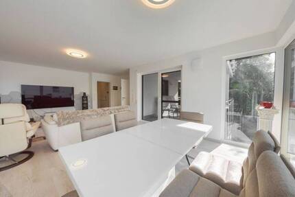 Mehr Platz für mehr Leben - neuwertige 5-Zimmer-Wohnung mit Balkon & Doppelgarage 5 zimmer