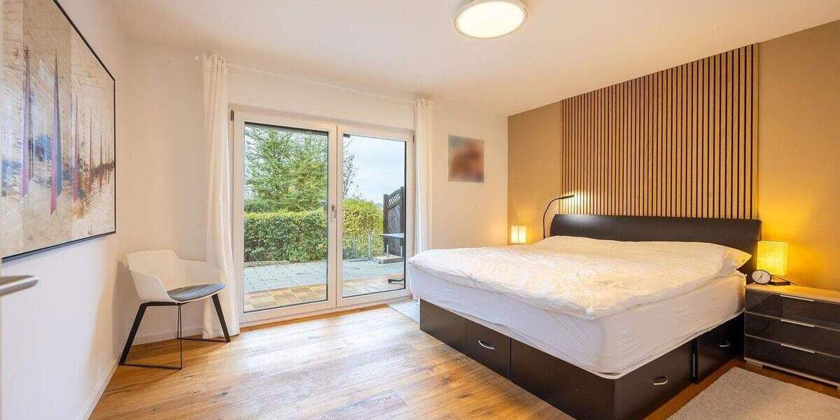 Einfamilienhaus mit Einlieger, Garage, Doppel-Carport und schönem Garten 7 zimmer