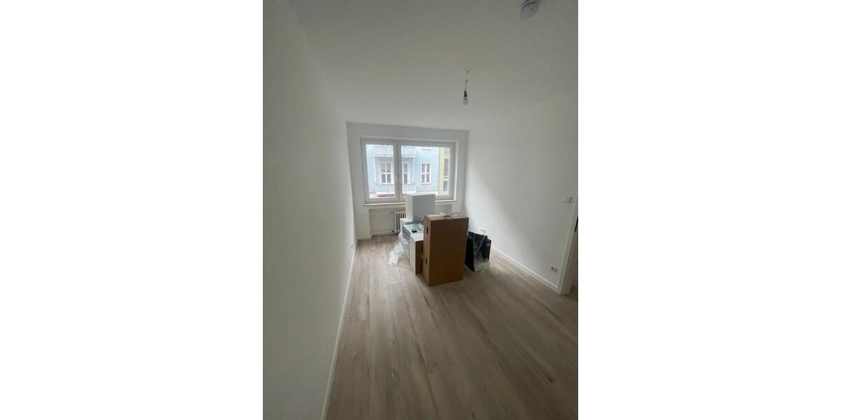 Etagenwohnung Düsseldorf Stadtmitte - 4 Zimmer, 120 m&sup2;, 737&euro; | Angebot:25718233