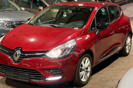 Renault Clio 112.000 km 8.900 &euro; Wuppertal 42349