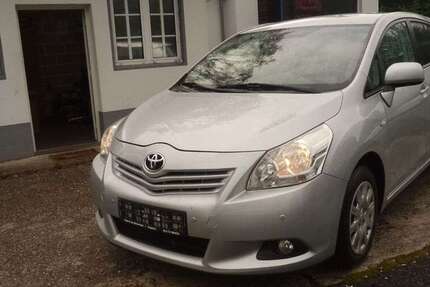 Toyota Verso 187.000 km 6.700 &euro; Wuppertal 42329