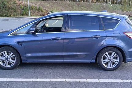 Ford S-Max 73.850 km 22.372 € Odenthal-Neschen 51519