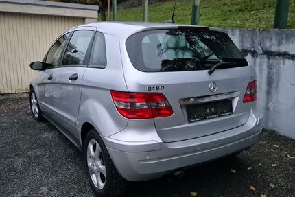 Mercedes B 180