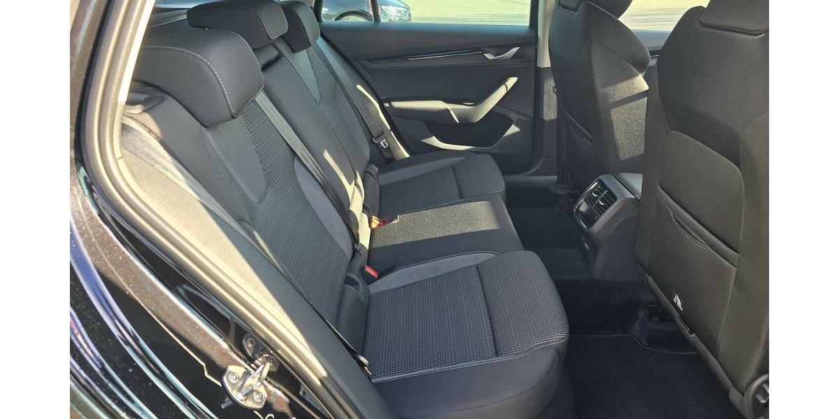 Skoda Octavia Selection Automatik|Winterpaket|LED 1.008 km 32.475 &euro; Wermelskirchen 42929