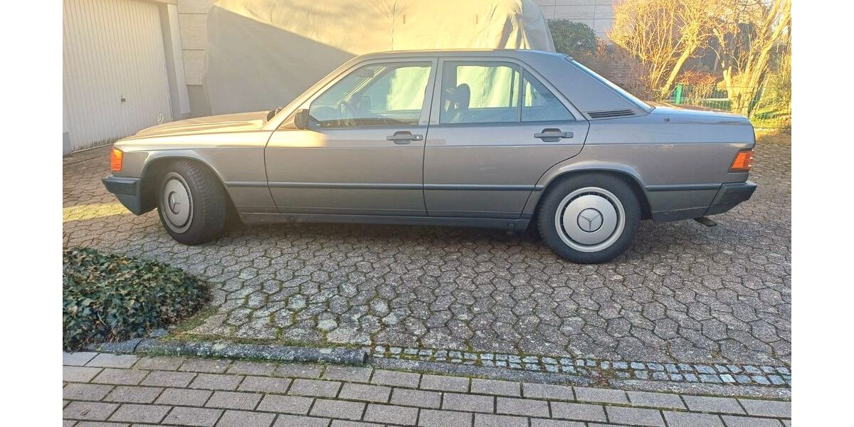 Mercedes-Benz 190 128.000 km 10.000 &euro; Hilden 40724