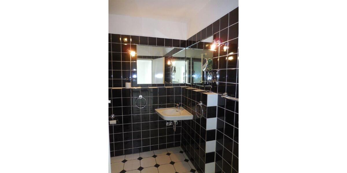 Gepflegtes 2-Zi-Häuschen mit Sonnenterrasse und Wintergarten in Lev-Rheindorf 2 zimmer